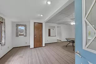 21 E Linn St, Piper City, IL 60959 - Photo 4