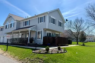 100 Village Creek Dr, Lake in the Hills, IL 60156 - Photo 26