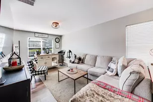 2631 Carlisle Ln, Hampshire, IL 60140 - Photo 4