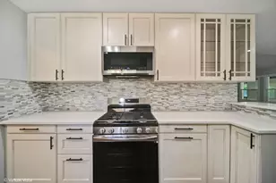 1149 Gail Ln, Sleepy Hollow, IL 60118 - Photo 4