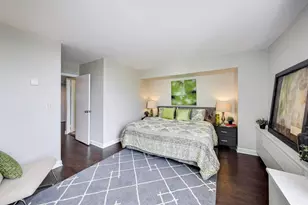 1355 N Sandburg Terrace, Chicago, IL 60610 - Photo 10