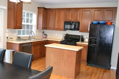 2990 Peachtree Circle, Aurora, IL 60502 - Photo 6