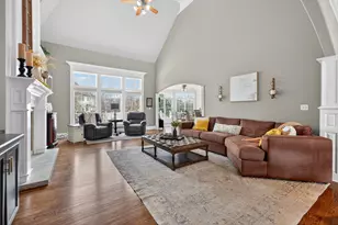 910 Freedom Cir, Sycamore, IL 60178 - Photo 16