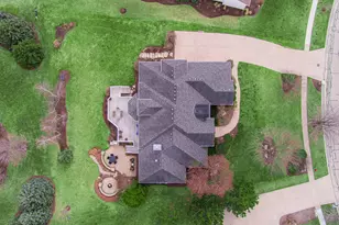 910 Freedom Cir, Sycamore, IL 60178 - Photo 4