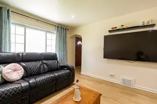 6824 S Kildare Ave, Chicago, IL 60629 - Photo 4