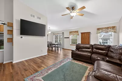 665 Kenwood Court, Dekalb, IL 60115 - Photo 6