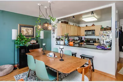 525 W Hawthorne Place #2706, Chicago, IL 60657 - Photo 8