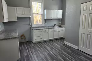 7 National St, Elgin, IL 60123 - Photo 2