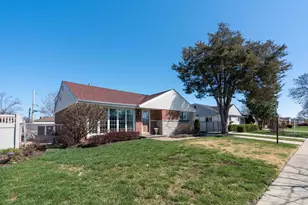 7528 Churchill St, Morton Grove, IL 60053 - Photo 2