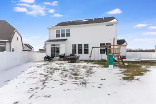 387 S Pointe Ave, South Elgin, IL 60177 - Photo 30