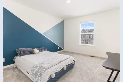387 South Pointe Avenue, South Elgin, IL 60177 - Photo 22