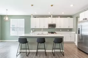 387 S Pointe Ave, South Elgin, IL 60177 - Photo 6