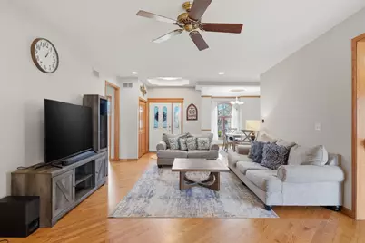 1007 Peregrine Way, Hampshire, IL 60140 - Photo 4