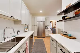 433 W Melrose St, Chicago, IL 60657 - Photo 14