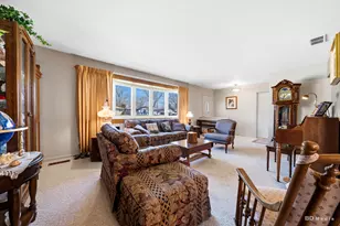 324 N Orchard Dr, Park Forest, IL 60466 - Photo 4