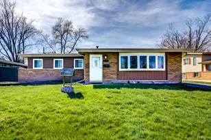 324 N Orchard Dr, Park Forest, IL 60466 - Photo 2