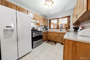 324 N Orchard Dr, Park Forest, IL 60466 - Photo 8