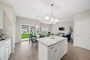 807 Alexandra Ln, Yorkville, IL 60560 - Photo 6