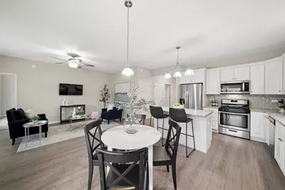 807 Alexandra Lane, Yorkville, IL 60560 - Photo 4