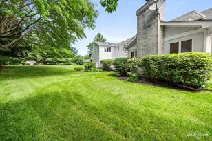 10 Century Ct, Oswego, IL 60543 - Photo 4