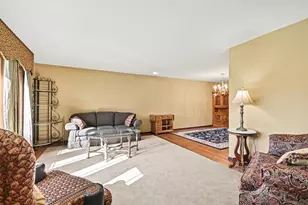 1615 Margaret Ln, Aurora, IL 60505 - Photo 6