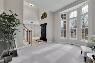 555 Bluestem Dr, Yorkville, IL 60560 - Photo 6