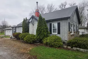 407 N Elm St, Gardner, IL 60424 - Photo 2