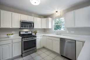 5111 Brighton Ln, Plainfield, IL 60586 - Photo 4