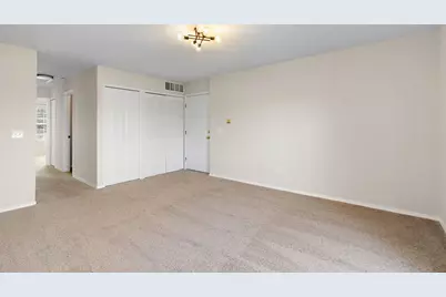 628 Mallard Court #B2, Bartlett, IL 60103 - Photo 2