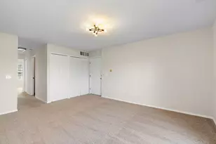 628 Mallard Ct, Bartlett, IL 60103 - Photo 2