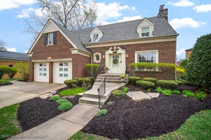 3447 W Maple St, Evergreen Park, IL 60805 - Photo 2