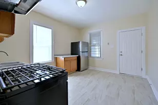 8602 S Muskegon Ave, Chicago, IL 60617 - Photo 12