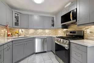 3S255 Briarwood Dr, Warrenville, IL 60555 - Photo 8