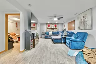 7051 W 64th Pl, Chicago, IL 60638 - Photo 6