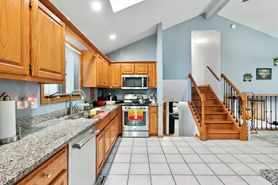 7051 W 64th Place, Chicago, IL 60638 - Photo 4