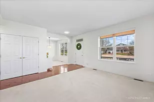 2410 Lindsay Ct, West Chicago, IL 60185 - Photo 8