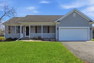1730 Pebblewood Ct, Sycamore, IL 60178 - Photo 2