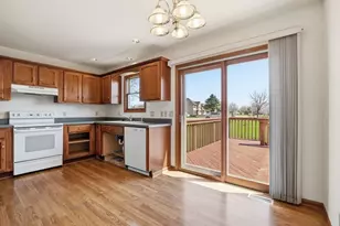 1730 Pebblewood Ct, Sycamore, IL 60178 - Photo 10