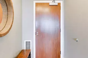 130 N Garland Ct, Chicago, IL 60602 - Photo 8