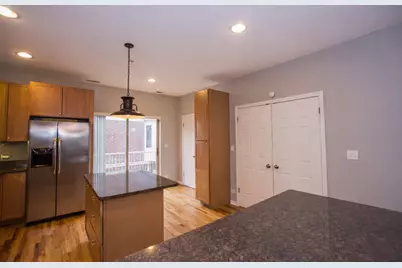 8900 31st Street #18, Brookfield, IL 60513 - Photo 4