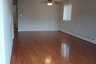 11 Parkside Ct, Vernon Hills, IL 60061 - Photo 4