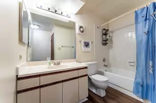 75 Kristin Cir, Schaumburg, IL 60195 - Photo 12