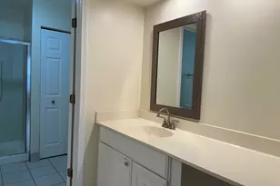 1250 N Streamwood Ln, Vernon Hills, IL 60061 - Photo 14