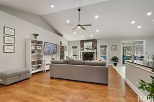 3315 Sherwood Forest Dr, Spring Grove, IL 60081 - Photo 12