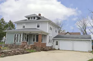 210 6th St, Mendota, IL 61342 - Photo 2