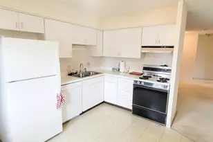 1430 Sandstone Dr, Wheeling, IL 60090 - Photo 2