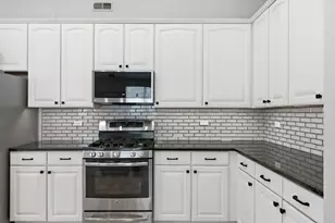 1890 Havenshire Rd, Aurora, IL 60502 - Photo 20