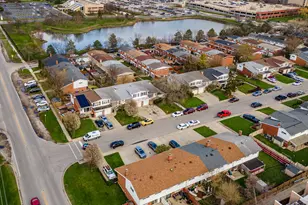 8945 Robin Dr, Des Plaines, IL 60016 - Photo 24