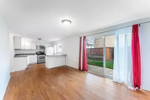 8945 Robin Dr, Des Plaines, IL 60016 - Photo 2