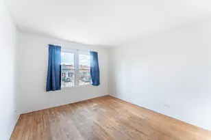 8945 Robin Dr, Des Plaines, IL 60016 - Photo 6